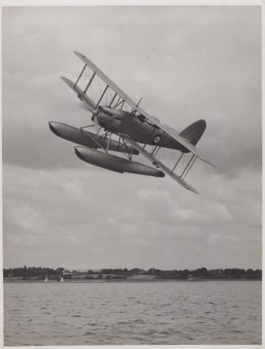 Fairey seafox floatplane k8575 - fairey,