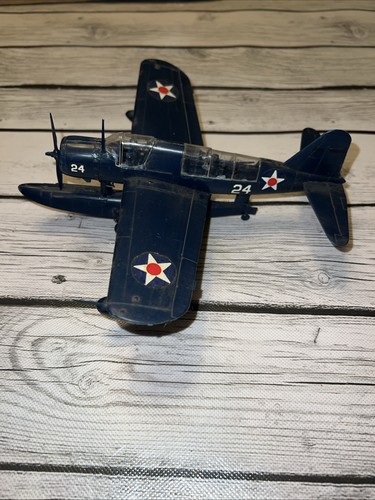 Built navy os2u kingfisher - built,